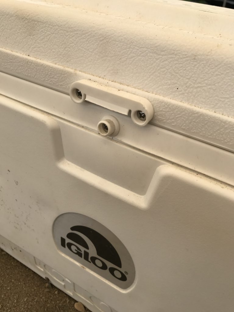 イグルー　クーラーボックス　ヒンジ　留め具　ラッチ　交換